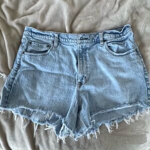Abercrombie & Fitch the 90’s Relaxed Cutoff Short High Rise